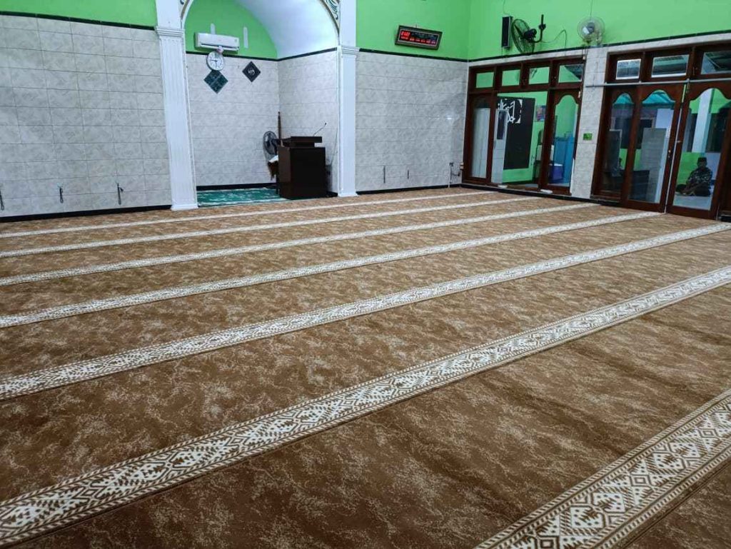 Pemasangan Karpet Masjid Semarang Barat Masjid Jami Al Hikmah (1)