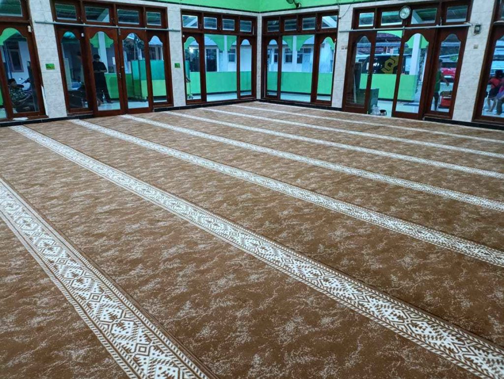 Pemasangan Karpet Masjid Semarang Barat Masjid Jami Al Hikmah (1)